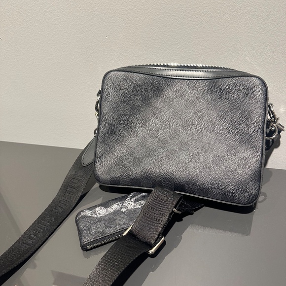 Louis Vuitton Trio Messenger Bag Limited Edition Wild Animals Damier Graphite - Picture 3 of 4